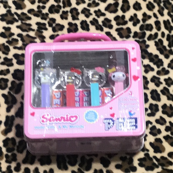 2006 SANRIO Hello Kitty & My Melody PEZ Metal Pink Lunch Box Vintage Hearts Cute - Picture 3 of 11